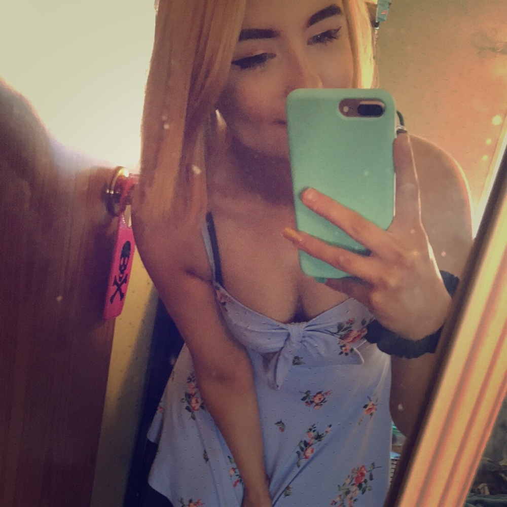 Welcome to my closet!! Feel free to make offers:)